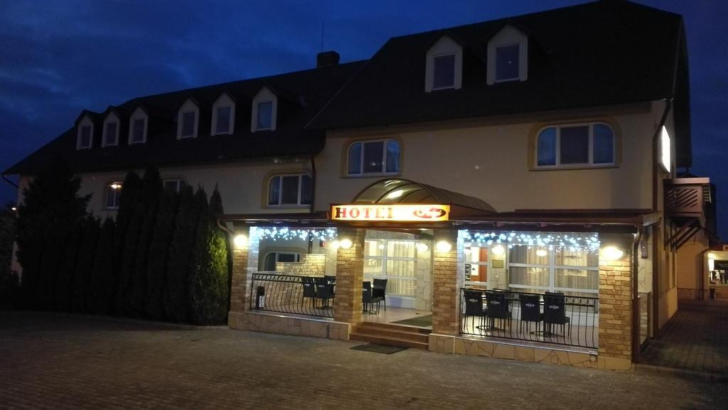 Patyi Etterem Es Hotel Bogote Exterior photo